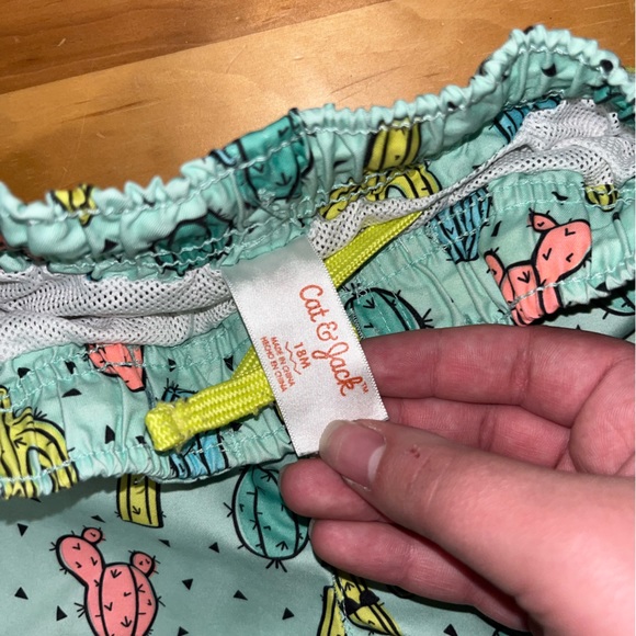 Cactus patterned boys swim trunks - Picture 3 of 3